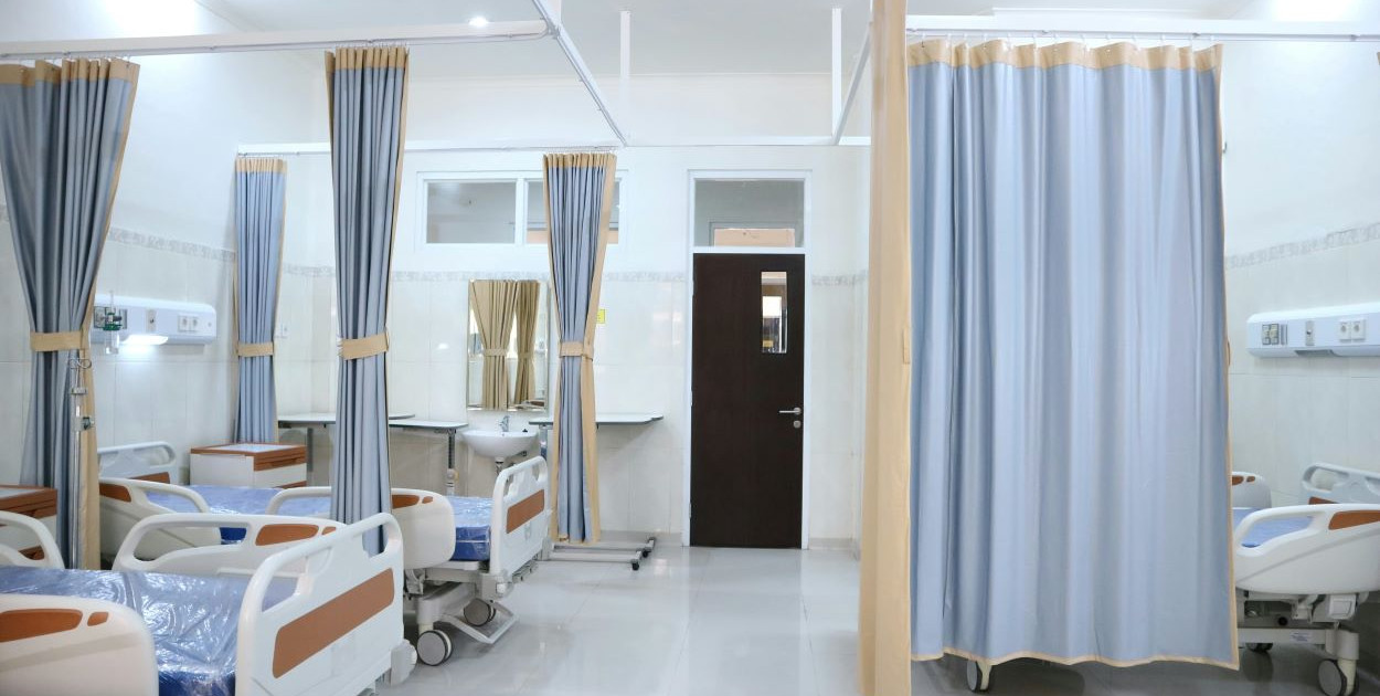 Jakie łóżko rehabilitacyjne dla starszej osoby będzie najlepsze?