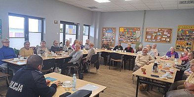 Bezpieczny senior - spotkanie z dzielnicowym-64