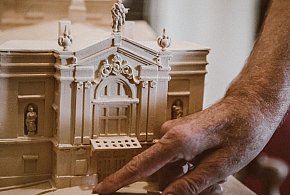WYSTAWA „DOTKNIJ TEATRU”  - Teatr w miniaturze – do oglądania i dotykania!-3773