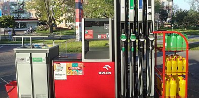 Tusk ogłosił decyzję ws. cen paliw. Kierowcy mogą mocno odetchnąć