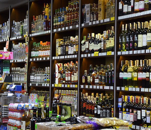 To codzienność wielu Polaków. Nowe dane o alkoholu niepokoją-4943